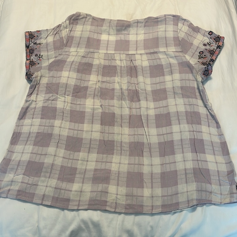 Embroidered Blouse - Picture 2 of 4